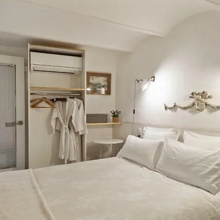 Ateliere's Corner Apartament *